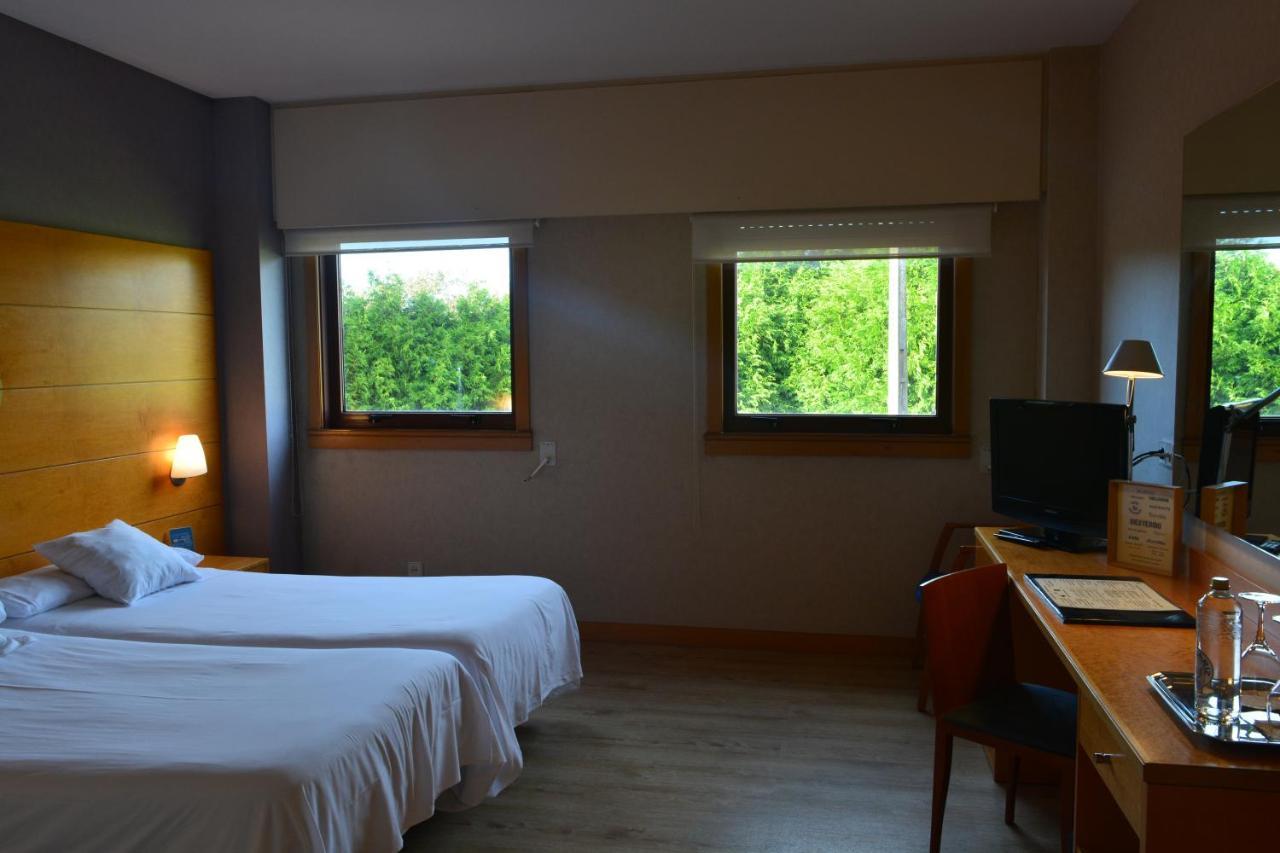 Ruta Jacobea Hotel Lavacolla Luaran gambar