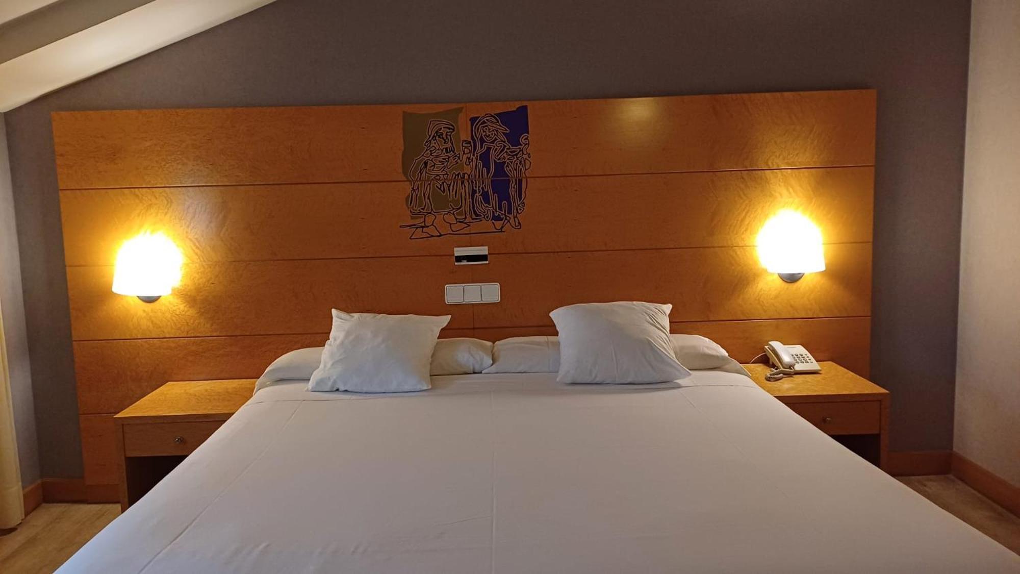 Ruta Jacobea Hotel Lavacolla Luaran gambar